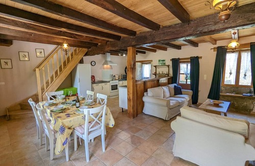 Massignac Cottage | Charming, Spacious Home with Garden, WiFi, and Modern Amenities, Near Domaine des Étangs