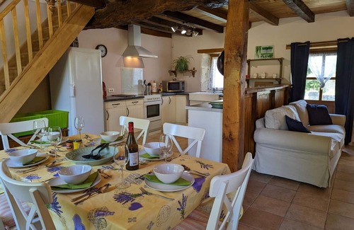 Massignac Cottage | Charming, Spacious Home with Garden, WiFi, and Modern Amenities, Near Domaine des Étangs