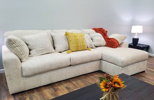 Hillsboro House | Charming spacious house with WiFi walking distance from downtown Hillsboro