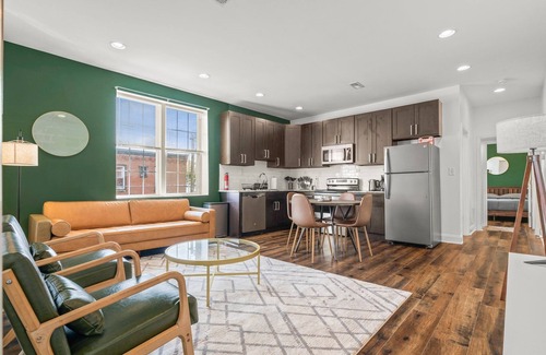 Fairmount Apartment | Charming & Spacious 3B/1B in Fairmount. Sleeps 8!