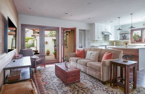 Glendale House | Charming Spanish 3 Bedroom 2 Bathroom Home in Glendale