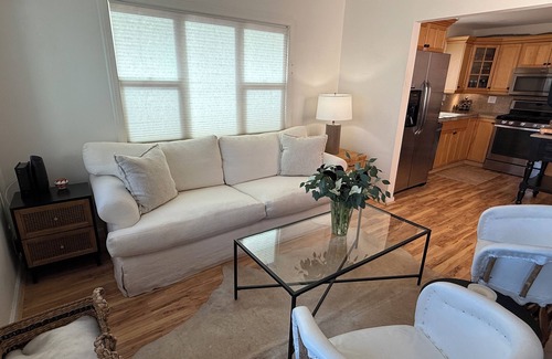 Warm Sands House | Charming Spanish Bungalow & Casita in Palm Springs