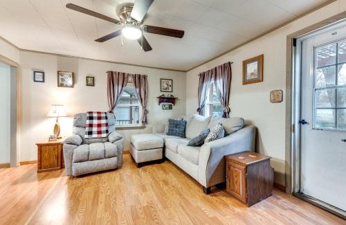 Spirit Lake House | Charming Spirit Lake Home - 6 Mi to Arnolds Park!