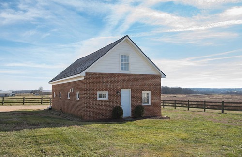 Forest Cottage | Charming Stable Cottage Located on West Manor Estate