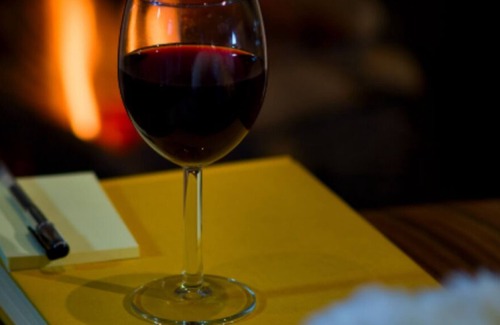 Chelmsford Apartment | Charming Stay in Historic Home - Free Wine - Fireplace - Parking - Self Check-In