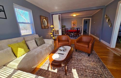 West Roxbury Apartment | Charming Stay - Perfect for Groups, FREE Parking, 3 Beds