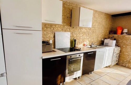 Neuville-de-Poitou House | Charming stone cottage with swimming pool