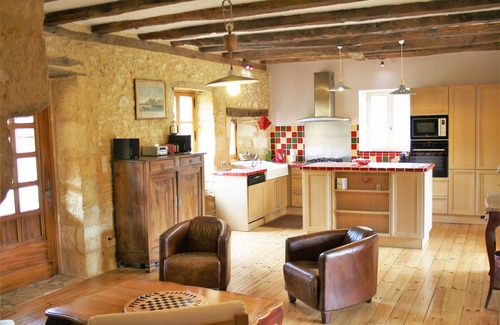 Meyrals House | CHARMING STOME HOUSE WITH ENCLOSED GARDEN AND PRIVATE POOL CLOSE TO SARLAT