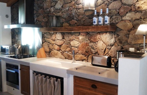 Serra-di-Fiumorbo House | Charming stone house near the sea, in the heart of the maquis.
