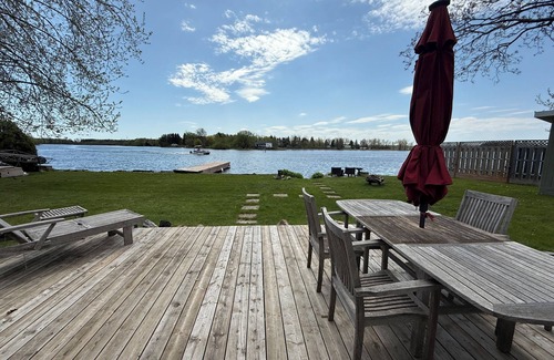 Ottawa Division Cottage | Charming stone cottage with PRIME waterfront on Rideau River