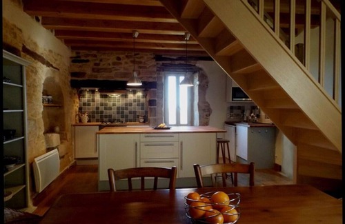 Gourdon House | Charming stone cottage in heart of medieval town but close to countryside