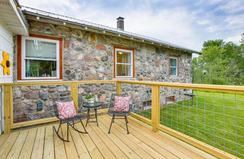 Marion House | Charming Stone Cottage in Marion with Fire Pit!