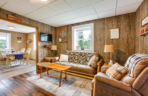 Marion House | Charming Stone Cottage in Marion with Fire Pit!