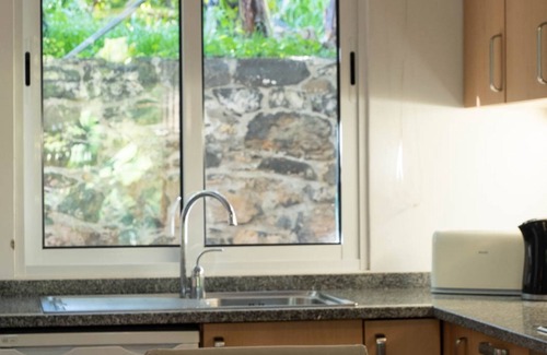 Sao Martinho Cottage | Charming stone cottage in Funchal | Casa Vinhas