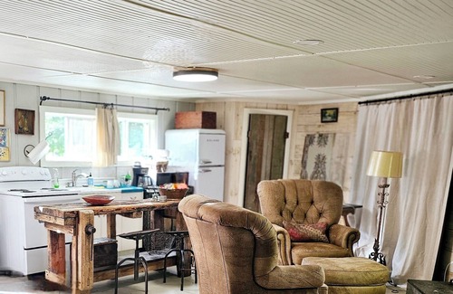 St. Johns Apartment | Charming studio on 16 acres in lovely Little Switzerland, king bed & jacuzzi tub