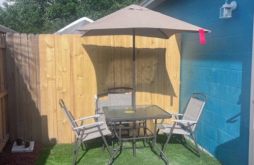 Seffner Community Alliance Apartment | Charming studio apartment with AC, WiFi in lovely Brandon