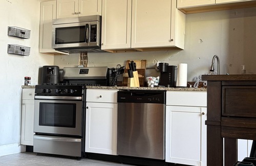 Central Business District Apartment | Charming studio apartment , free parking, WiFi in historic downtown Mobile