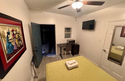 Faubourg Delachaise Apartment | Charming Studio Cabin under Oak tree 2 mins walk to Magazine quiet neighborhood