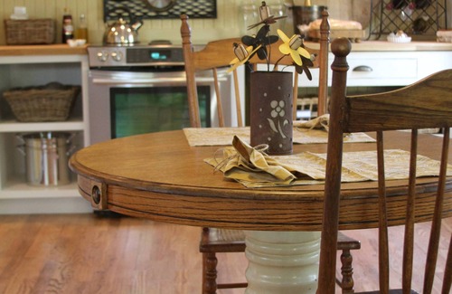 Paonia Cottage | Charming studio cottage on quiet street with beautiful landscaping and gardens.