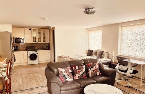 Sollentuna Apartment | Charming Studio Flat In Sollentuna, Stockholm