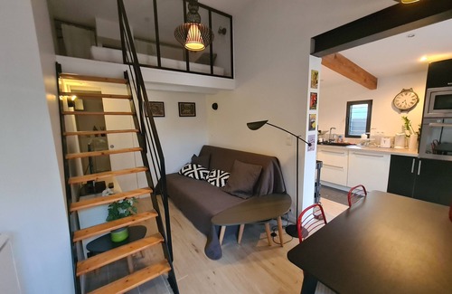 Puyricard Apartment | Charming Studio with garden area