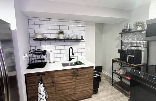 Lawrenceville Apartment | Charming studio in lovely Lawrenceville,Separate Entrance