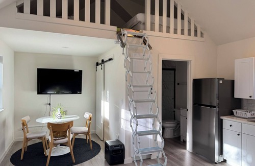 Danville Apartment | Charming studio in delightful Danville with free wifi and in-unit washer/dryer.