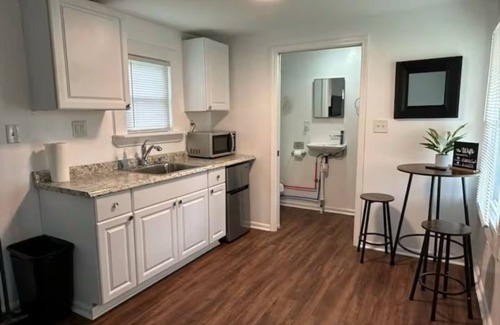 Wilder Park Apartment | Charming studio in fabulous Louisville