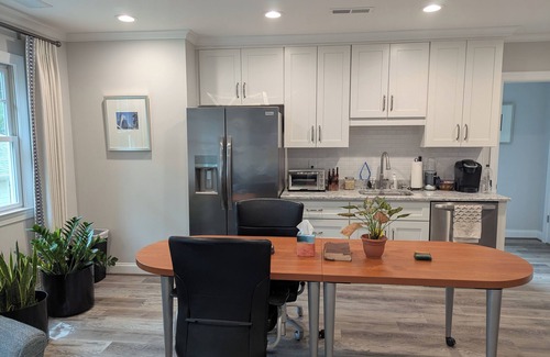 Mountainbrook Apartment | Charming studio in lovely Charlotte with WiFi, AC