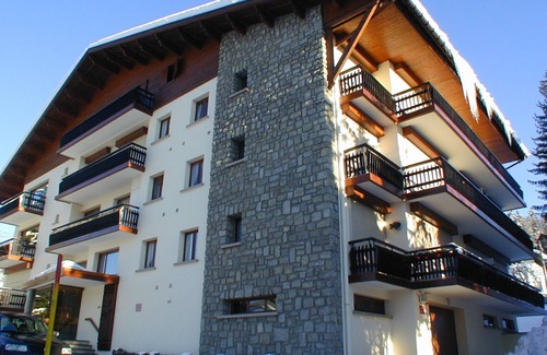 Le Planellet Apartment | Charming Studio in Megève Center with Parking & Balcony