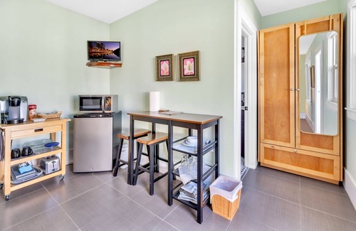 North Park Apartment | Charming Studio in Prime Location - The Balboa Bungalow - New Listing