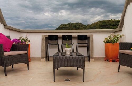 San Gil Apartment | Charming studio in San Gil. Swimming pool, sauna, turco, terrace and free WiFi