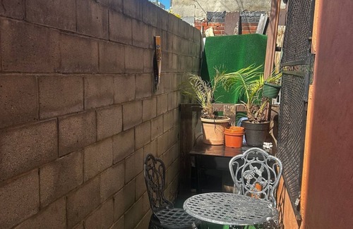 Newbold Apartment | Charming studio in historic Philadelphia with WiFi and outdoor space