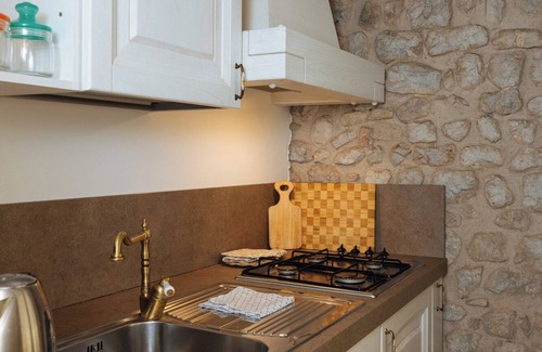 Polcenigo Apartment | Charming studio in wonderful Polcenigo with WiFi, AC