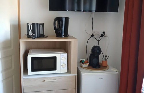 Courbillac Bed & Breakfast | Charming studio "le 1864" with private garden and Wi-Fi