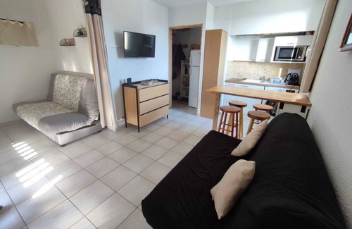 Le Penon Apartment | Charming studio near the beach.