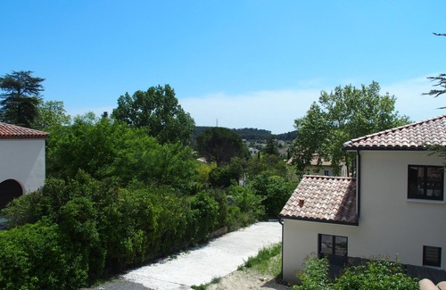 Grabels Apartment | Charming studio: quietness next to Monpellier attractivity.
