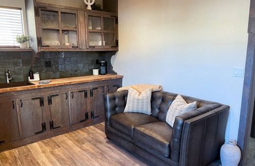 Sonoma Apartment | Charming Studio Suite Located Just Steps From Historic Sonoma Plaza