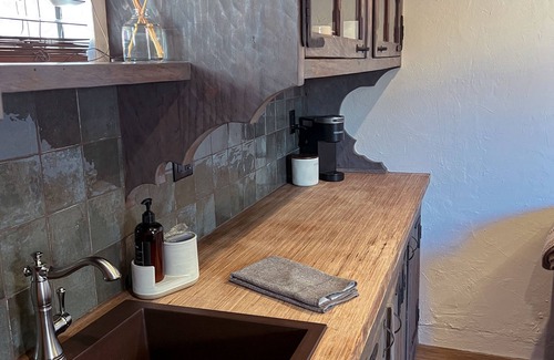 Sonoma Apartment | Charming Studio Suite Located Just Steps From Historic Sonoma Plaza