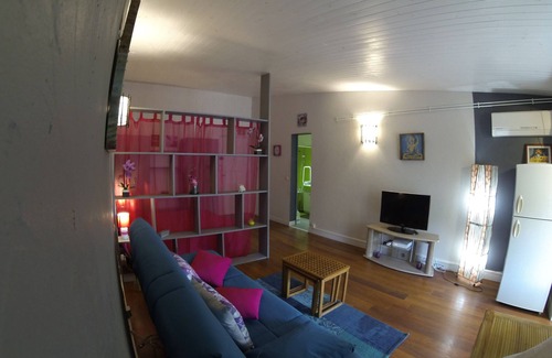 L'Autre-Bord Apartment | CHARMING STUDIO THE ALIZES THE MOLD