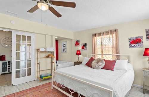 South Patrick Shores Apartment | Charming Studio - Two Person Jet Tub - Walk to the Beach
