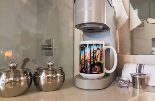 Southtown Apartment | Charming Studio W/deck & Garden