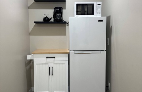 Northridge Apartment | Charming studio with AC Northridge close to CSUN