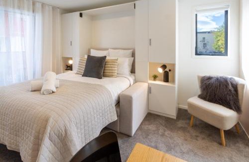 Christchurch City Centre Apartment | Charming Studio with desk space near South City Mall
