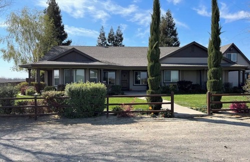 Peters Apartment | Charming studio with WiFi, AC and a pool in fabulous Oakdale