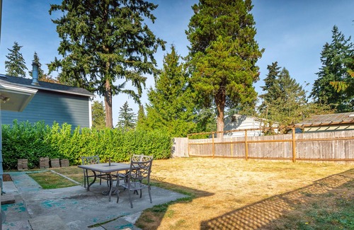 Haller Lake House | Charming & Stylish House w/ Amazing Backyard
