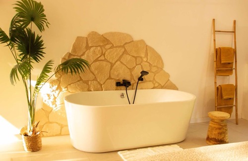 Amay Apartment | Charming suite with private garden - Ideal romantic getaway