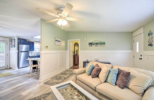 Supply House | Charming Supply Home < 2 Mi to Holden Beach!