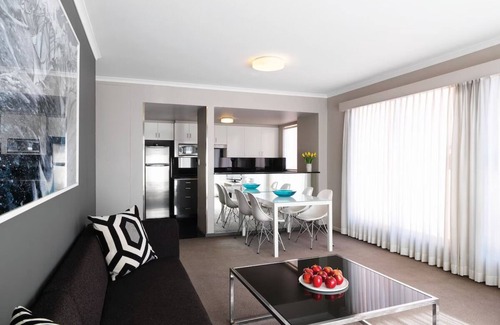 Surry Hills Apartment | Charming Surry Hills 2 Bedroom Apartment