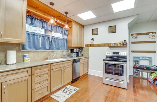 Tannersville House | Charming Tannersville Home w/Fire Pit + Deck!